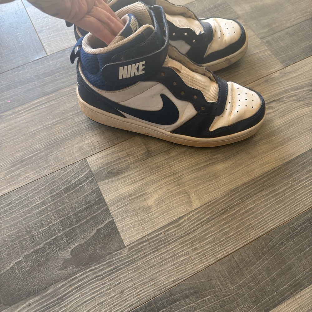 Nike High-Top Sneakers in Navy and White